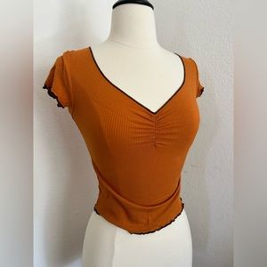 Topshop | Lettuce Trimmed Rushed Front Crop Tee in Adobe (US 4 / UK 8 / EU 36)